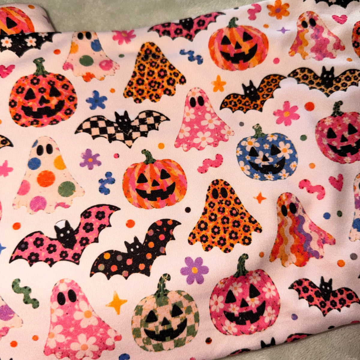 Erika-funky halloween- 2XL ss oversized tee checkered sleeves and neckband