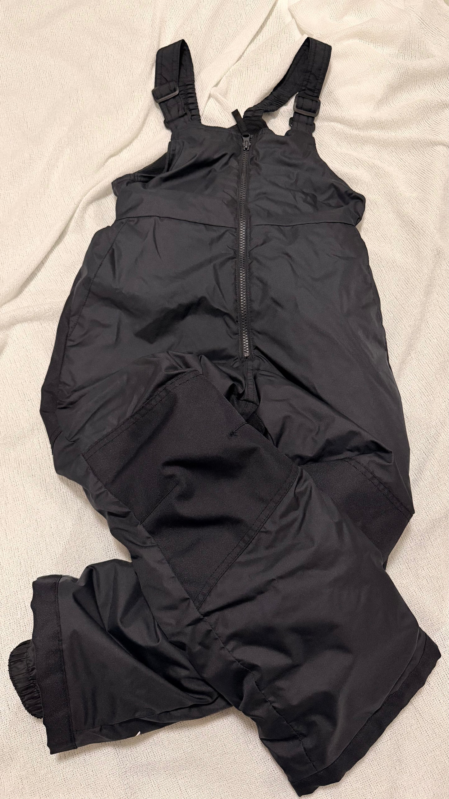 Medium kids snow suit- brand: all in motion- good used condition