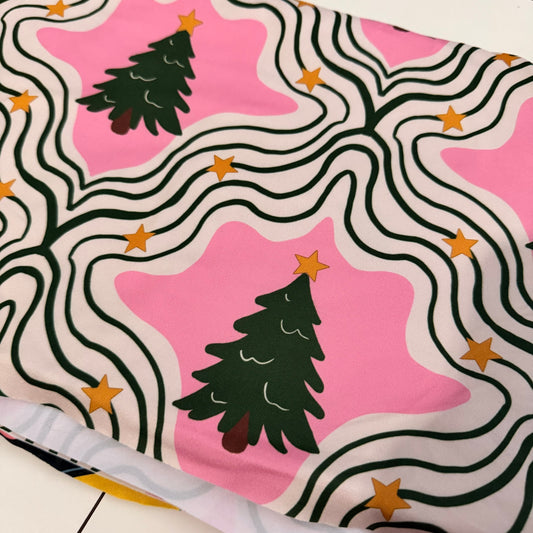amber- christmas trees on pink: 6/7 ss oversized tee