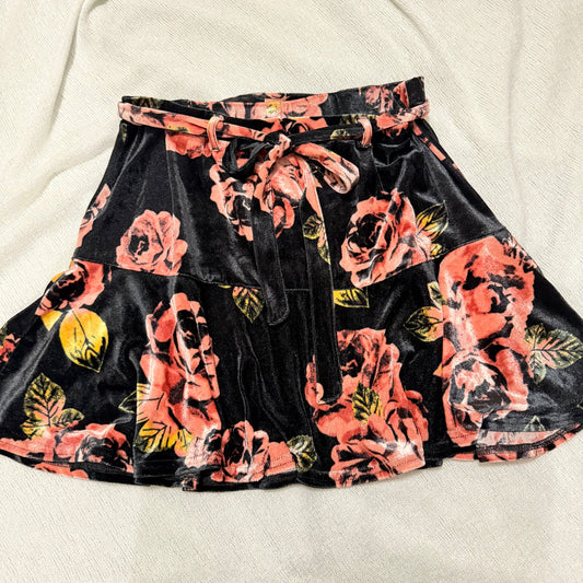 Large adult velvet skirt-brand: SO- excellent used condition