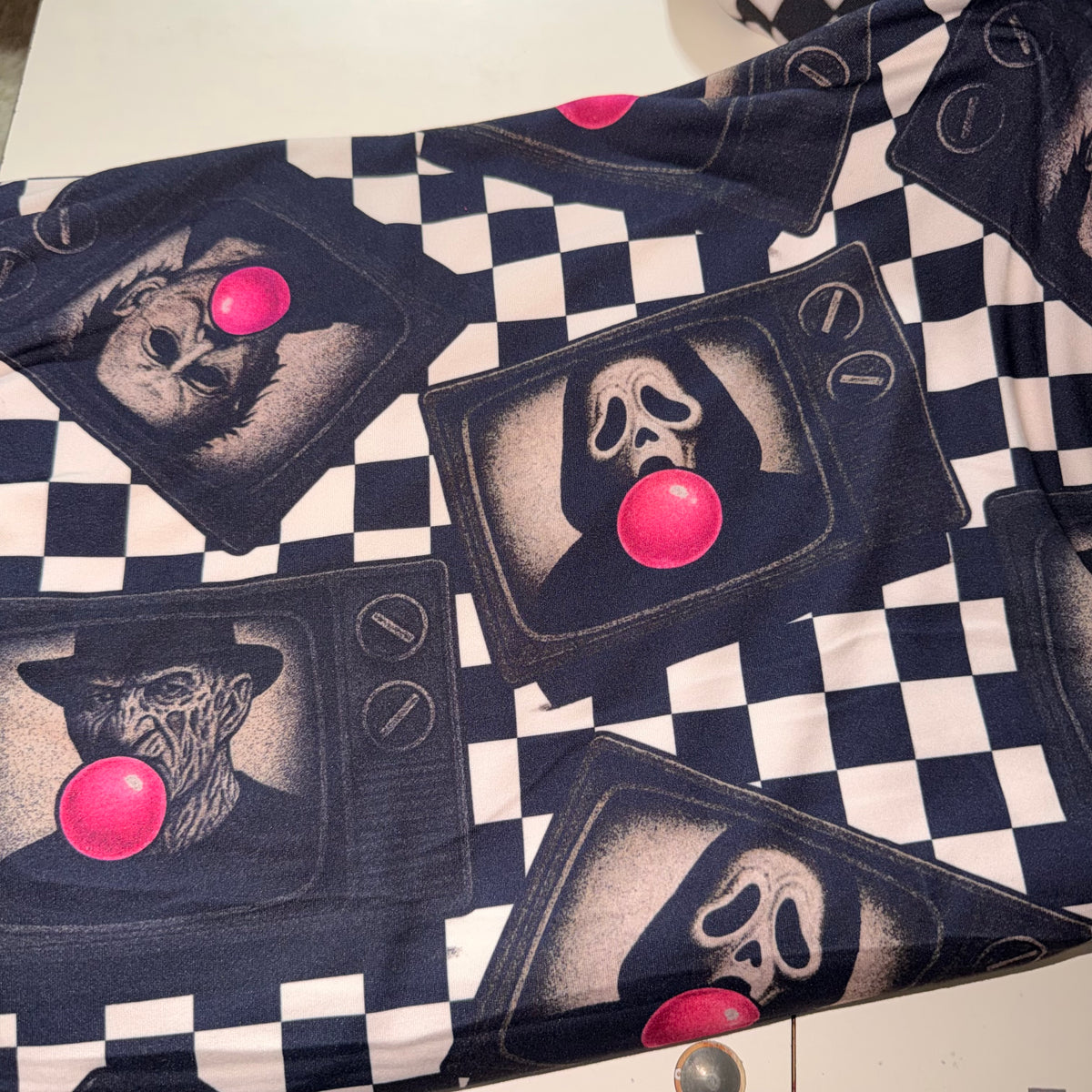 Cassandra-horror tv bubblegum fabric: XL SHORT SLEEVE OVERSIZED TEE