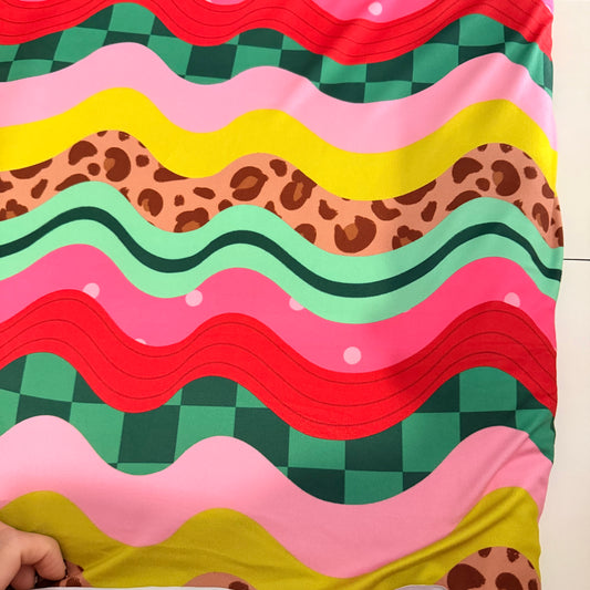 Erika- wavy Christmas retro- 2XL ss oversized tee
