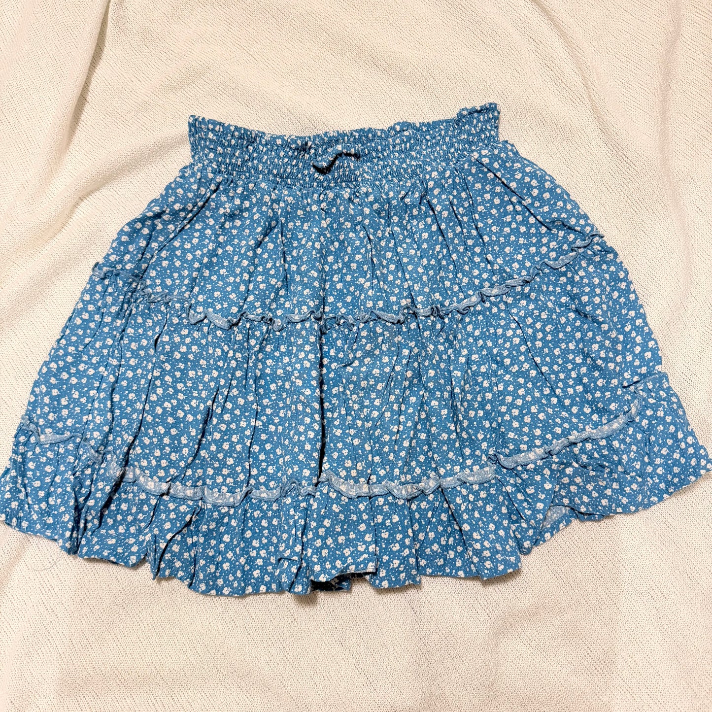 Adult skirt size medium- brand: forever 21- good used condition
