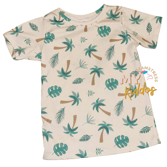 size 8/9 palm trees pre-loved curved hem tee without the curve good used condition
