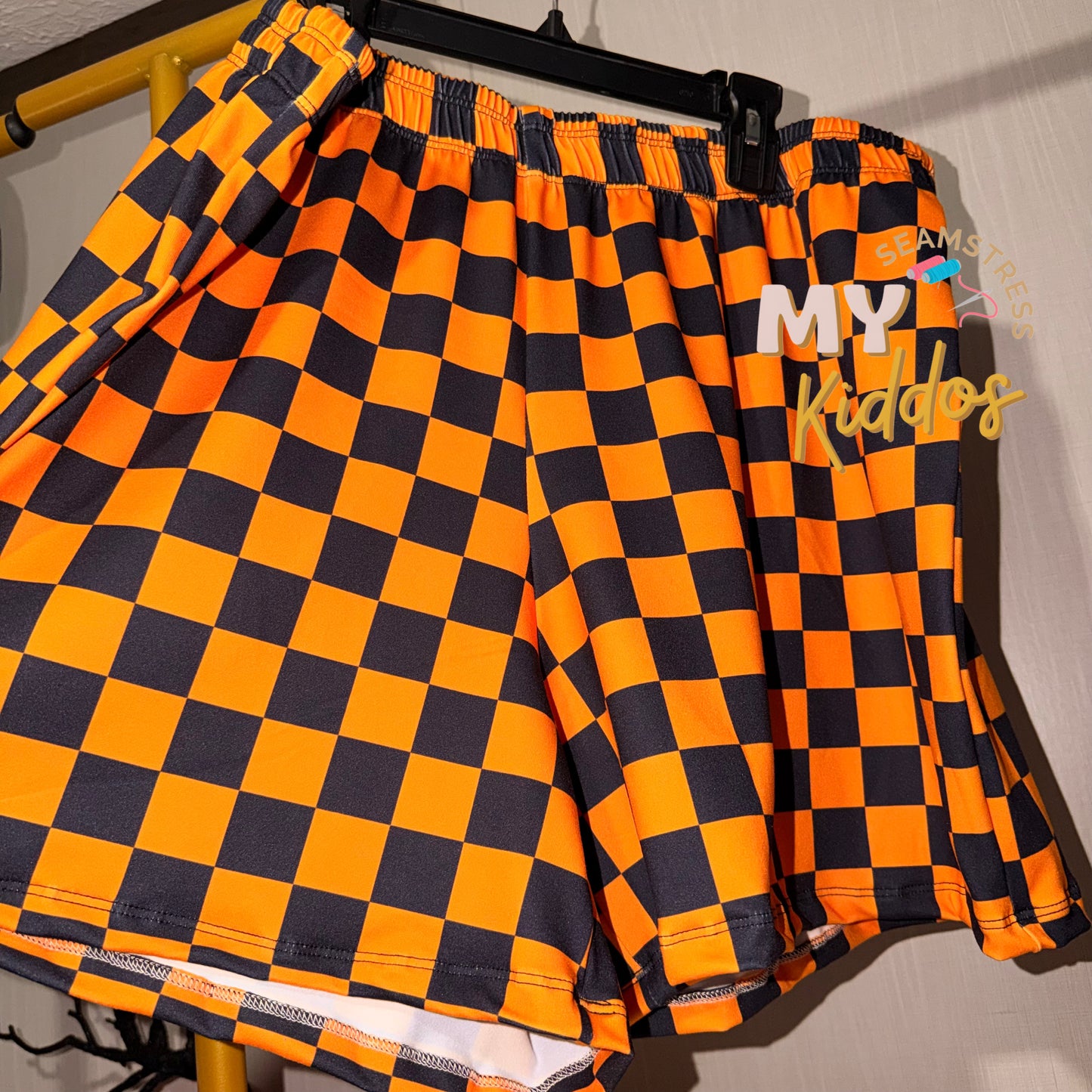 Size XXL adult flowy shorts rts